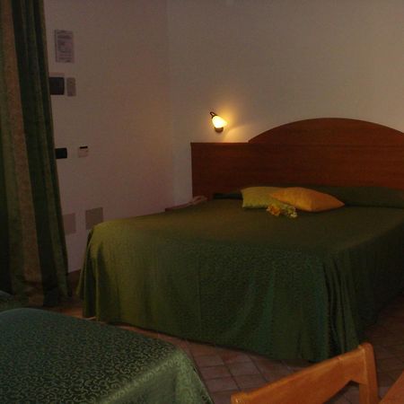 Carlo'S Hotel Castagneto Carducci Bagian luar foto